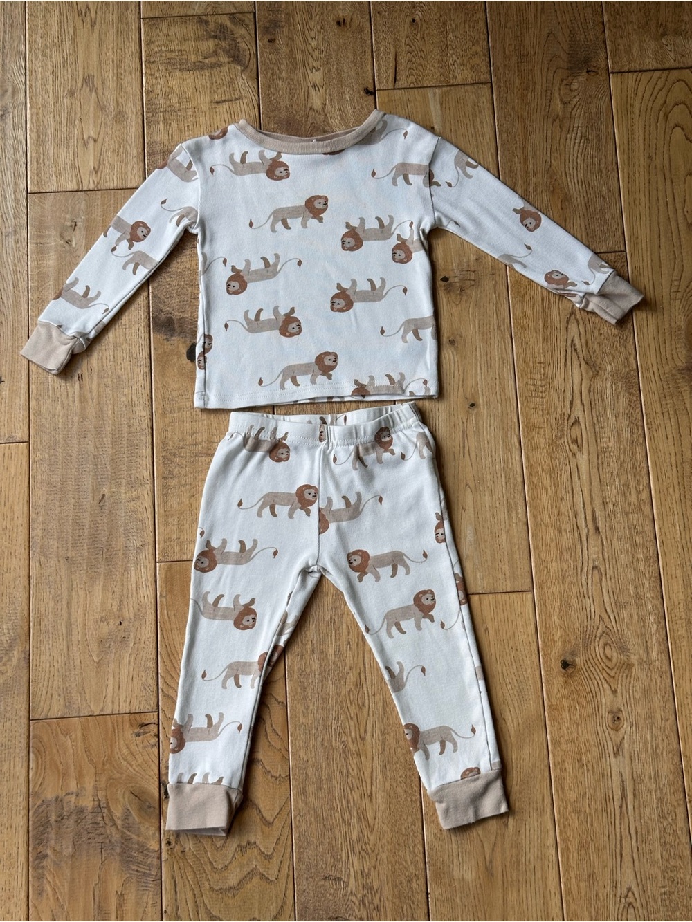 Tres Beau et Belle Lion Print Long John Pajama Set size 2T